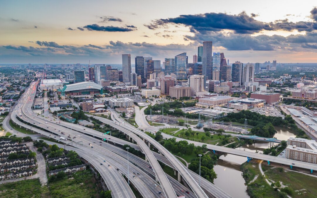 How to Stay Safe While Driving in Houston Traffic